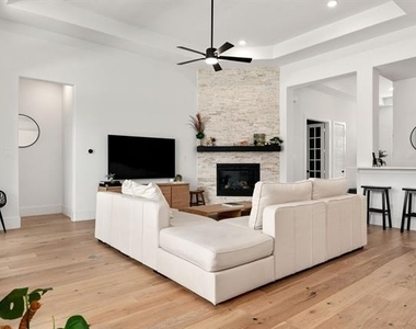 12130 Diamond Creek Drive - Photo Thumbnail 8
