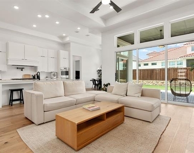 12130 Diamond Creek Drive - Photo Thumbnail 6