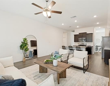424 Baltimore Avenue - Photo Thumbnail 11