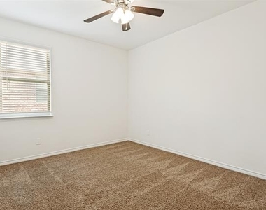 424 Baltimore Avenue - Photo Thumbnail 19