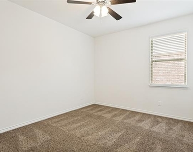 424 Baltimore Avenue - Photo Thumbnail 18