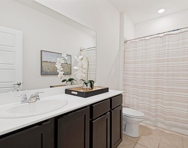 424 Baltimore Avenue - Photo Thumbnail 16
