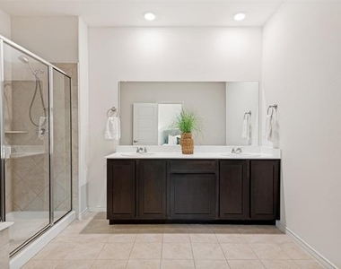 424 Baltimore Avenue - Photo Thumbnail 20