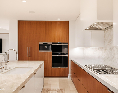 6587 N Palmeraie Boulevard - Photo Thumbnail 5