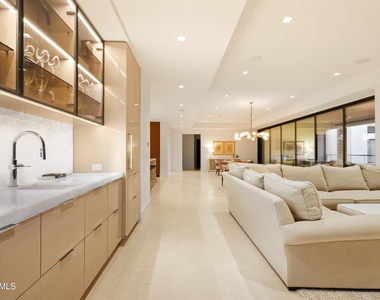 6587 N Palmeraie Boulevard - Photo Thumbnail 15