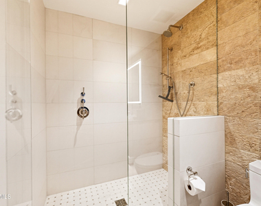 6587 N Palmeraie Boulevard - Photo Thumbnail 22