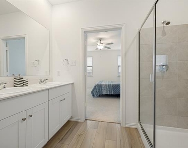 328 Ardsley Lane - Photo Thumbnail 16