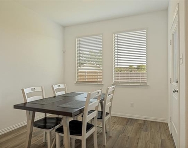 328 Ardsley Lane - Photo Thumbnail 12