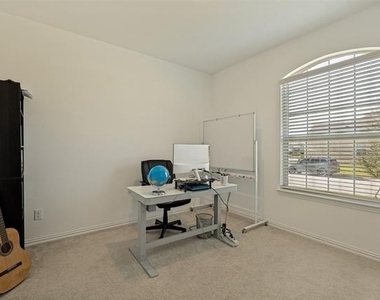 328 Ardsley Lane - Photo Thumbnail 13