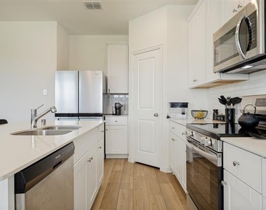 328 Ardsley Lane - Photo Thumbnail 11