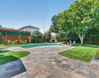 5804 Norway Road - Photo Thumbnail 17