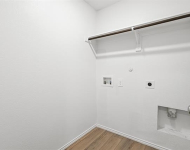 2604 Spring Time Drive - Photo Thumbnail 6