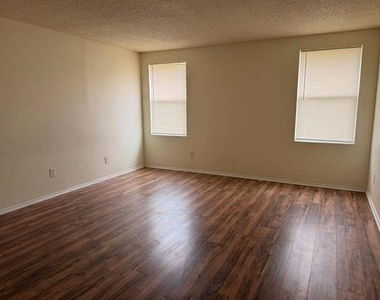1216 Wisdom Drive - Photo Thumbnail 9