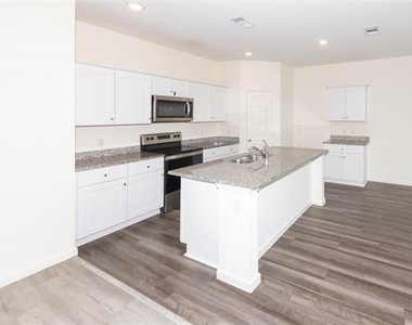 1812 Washington Street - Photo Thumbnail 7