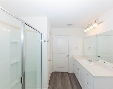 1812 Washington Street - Photo Thumbnail 24