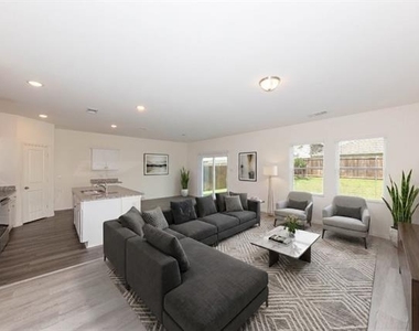 1812 Washington Street - Photo Thumbnail 6