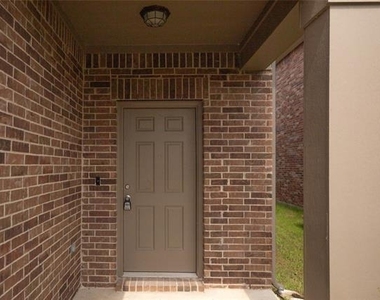 1812 Washington Street - Photo Thumbnail 5