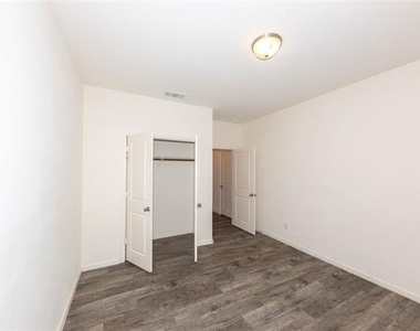 1812 Washington Street - Photo Thumbnail 16