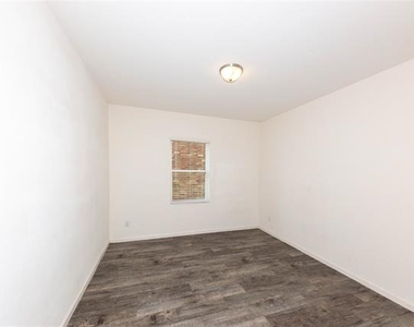 1812 Washington Street - Photo Thumbnail 15