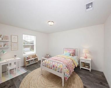 1812 Washington Street - Photo Thumbnail 28