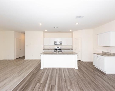 1812 Washington Street - Photo Thumbnail 8