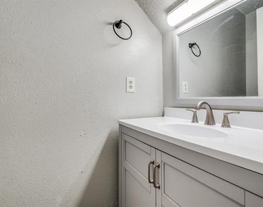 7152 Fair Oaks Avenue - Photo Thumbnail 7