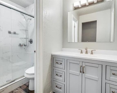 7152 Fair Oaks Avenue - Photo Thumbnail 9