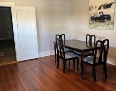 725 Peach Street - Photo Thumbnail 3