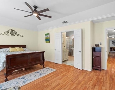 1003 Ashby Drive - Photo Thumbnail 9