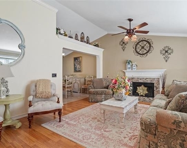1003 Ashby Drive - Photo Thumbnail 5