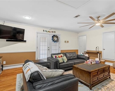 1003 Ashby Drive - Photo Thumbnail 16