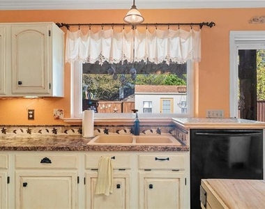 1003 Ashby Drive - Photo Thumbnail 10