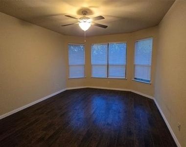 800 Ping Street - Photo Thumbnail 6