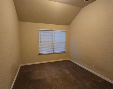 800 Ping Street - Photo Thumbnail 9