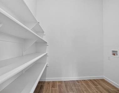 620 Godley - Photo Thumbnail 18