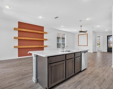 620 Godley - Photo Thumbnail 14