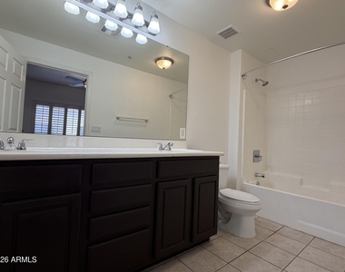 920 E Devonshire Avenue - Photo Thumbnail 9