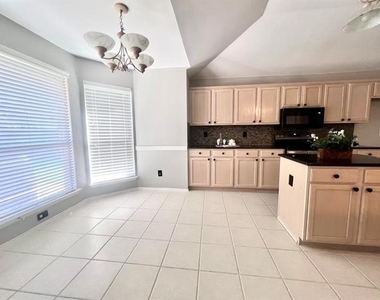 10718 Brandenberg Drive - Photo Thumbnail 8
