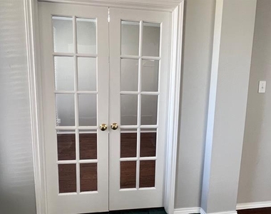 10718 Brandenberg Drive - Photo Thumbnail 4