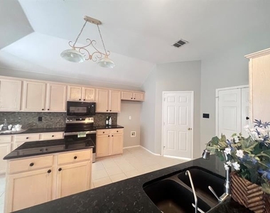 10718 Brandenberg Drive - Photo Thumbnail 9