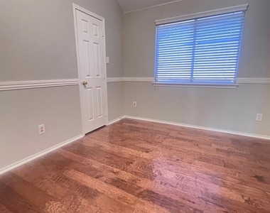 10718 Brandenberg Drive - Photo Thumbnail 17
