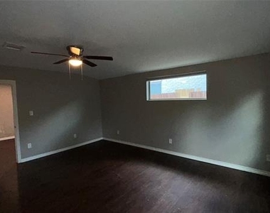 2816 Gordon Avenue - Photo Thumbnail 18