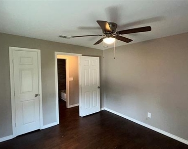 2816 Gordon Avenue - Photo Thumbnail 14
