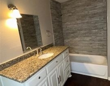 2816 Gordon Avenue - Photo Thumbnail 11