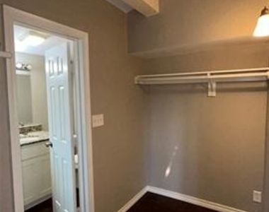 2816 Gordon Avenue - Photo Thumbnail 19