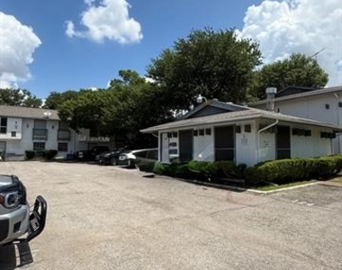 12888 Montfort Drive - Photo Thumbnail 11