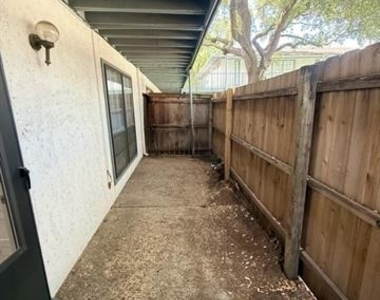 12888 Montfort Drive - Photo Thumbnail 8