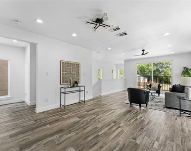 3142 Harmon Street - Photo Thumbnail 5