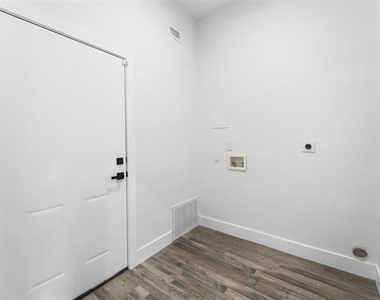 3142 Harmon Street - Photo Thumbnail 27
