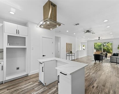 3142 Harmon Street - Photo Thumbnail 9